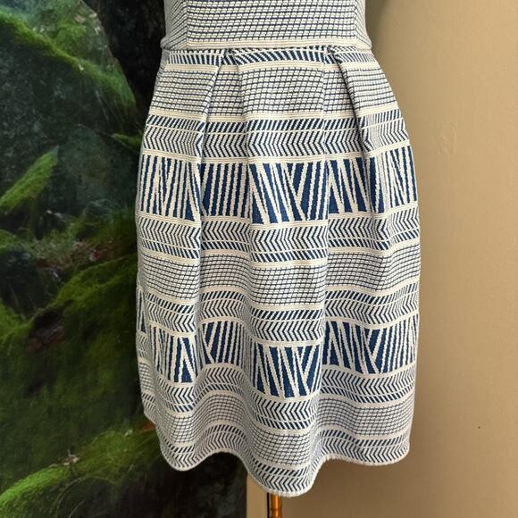 three dots geometric fit & flare dress made in usa - Picture 3 of 6